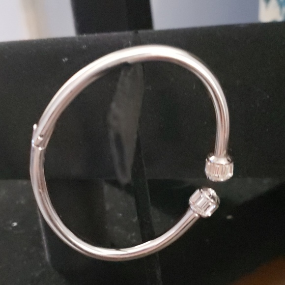 henry bendel Jewelry - Bracelet HENRY BENDEL PRE-OWNED